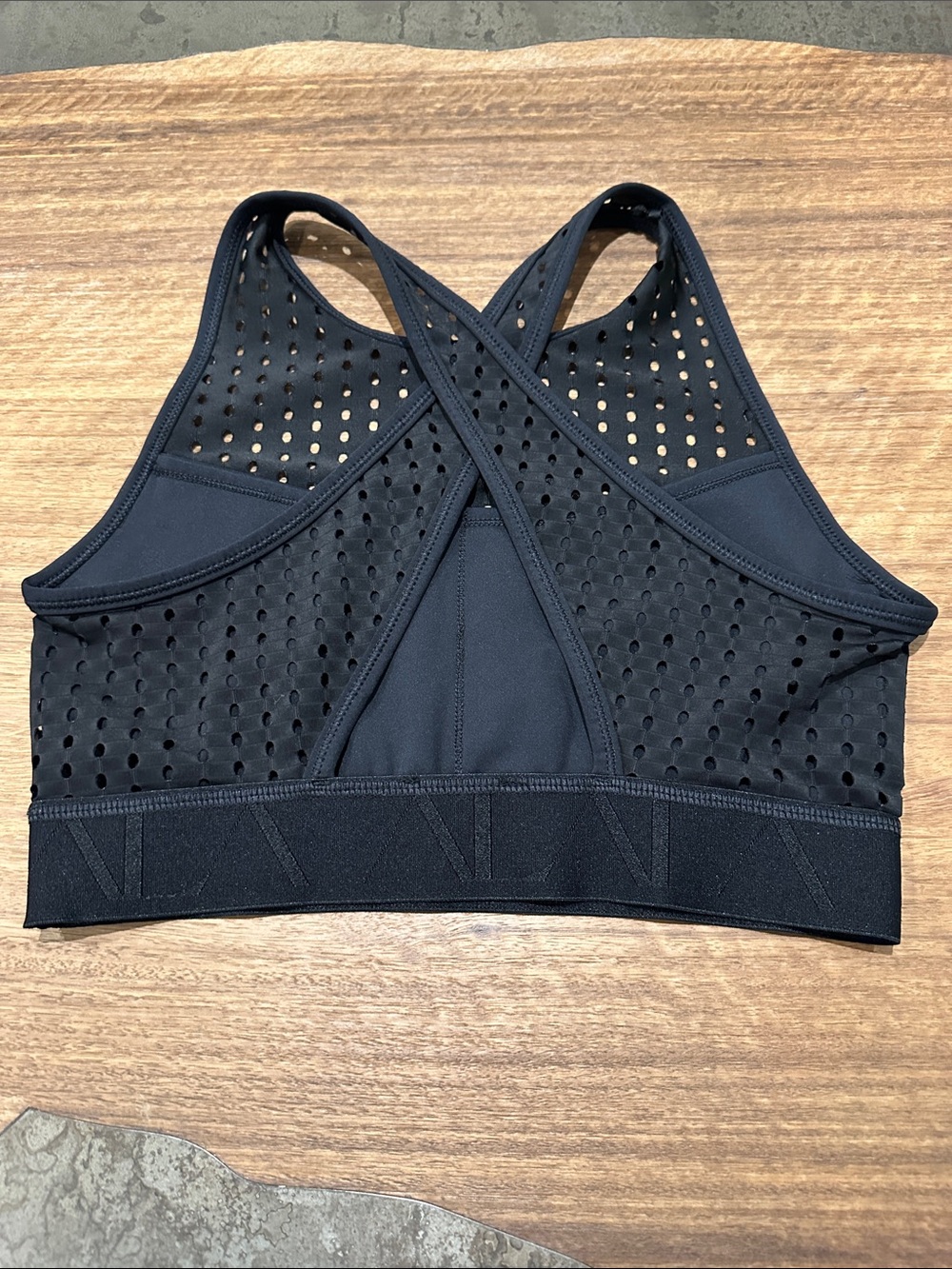 Alala Crossback Perforated Cross Back Sports Bra Size M - Picture 6 of 8